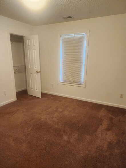 Second Bedroom with closet - 837 Shackleton Rd