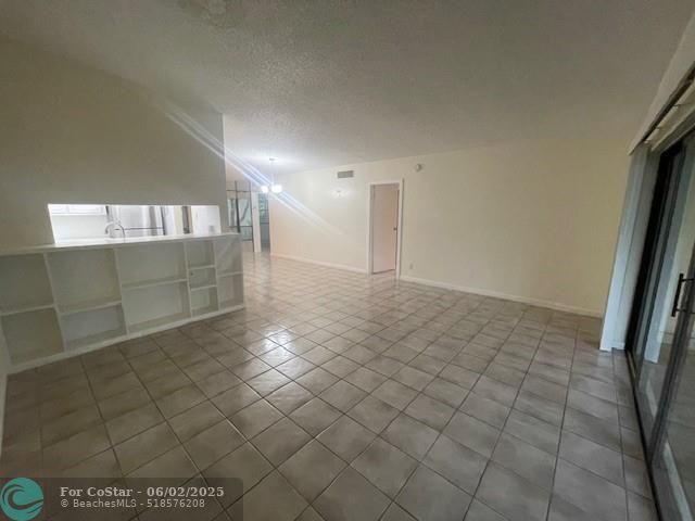 Building Photo - 301 N Pine Island Rd