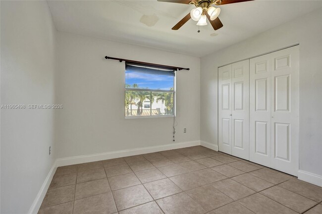 Building Photo - 4600 SW 67th Ave