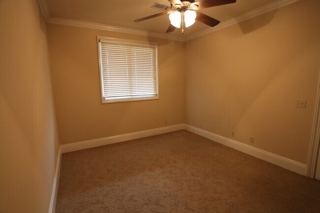 Building Photo - Downtown Auburn Luxury Living – Steps from...