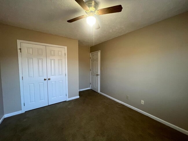 Building Photo - 2857 Chillingworth Dr