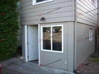 Building Photo - r70c