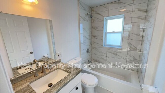 Building Photo - 1715 Larkins Wy