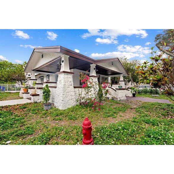 Building Photo - 3902 NW 3rd Ave