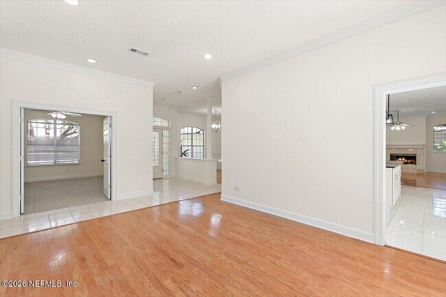 Building Photo - 639 Queens Harbor Blvd