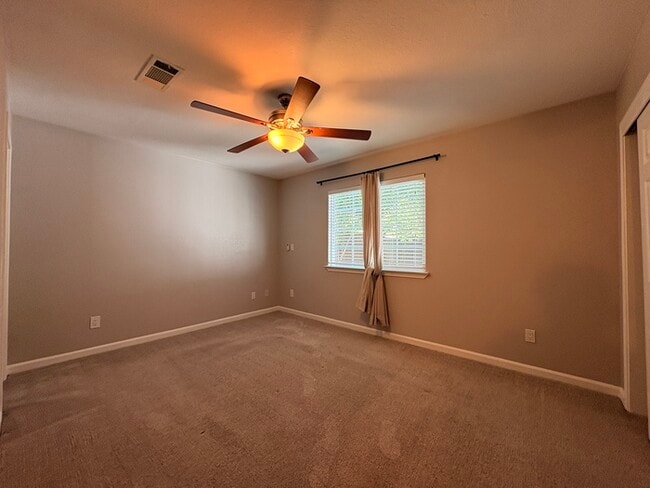 Building Photo - Beautifully Updated 3/2! Backyard, 2 Car Garage! Modern and Clean!