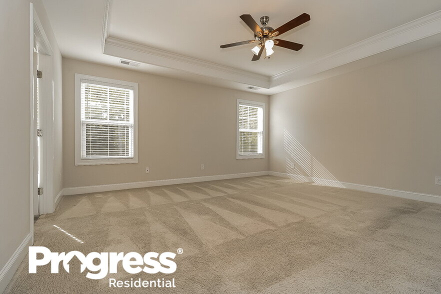 Building Photo - 190 Grey Hawk Dr