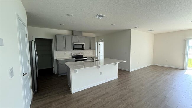 Building Photo - 2066 Walnut Crk Dr