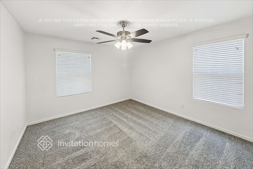 Building Photo - 1370 S Ponderosa Dr