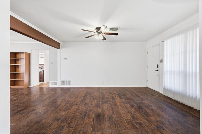 Building Photo - 106 N 9th St