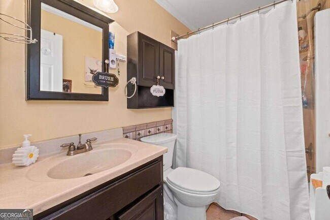 Building Photo - 22 Valley Creek Dr SW