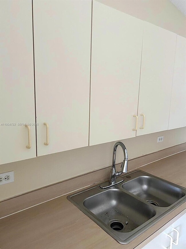 Building Photo - 3690 N 56th Ave