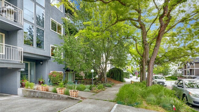 Building Photo - 1422 NW 63rd St