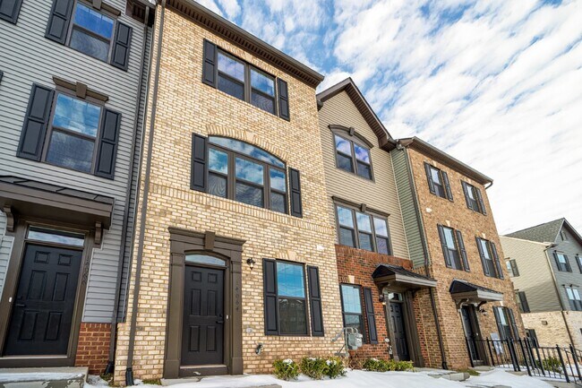 Building Photo - Brand New Luxury Town house for Rent!