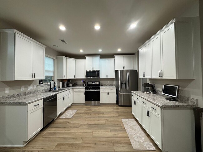 Building Photo - Spacious 3 Bedroom Home in Franklinton