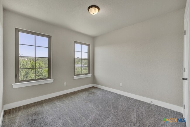 Building Photo - 1216 Canyon Lake Dr