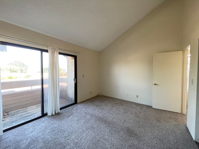 Building Photo - Two Bedroom Condo on Southside