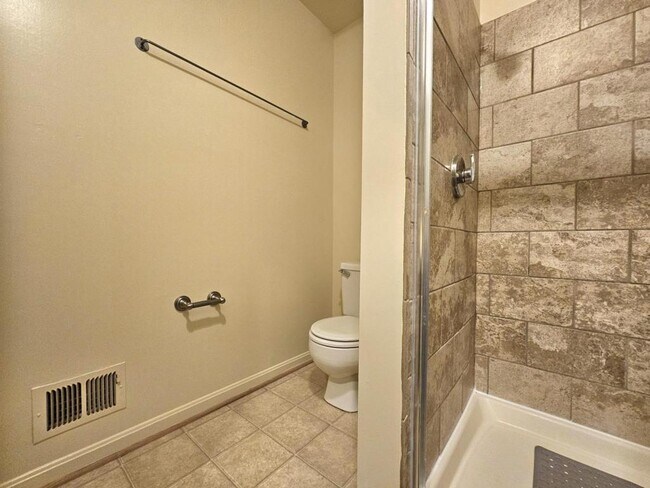 Building Photo - 4802 Treasure Ct