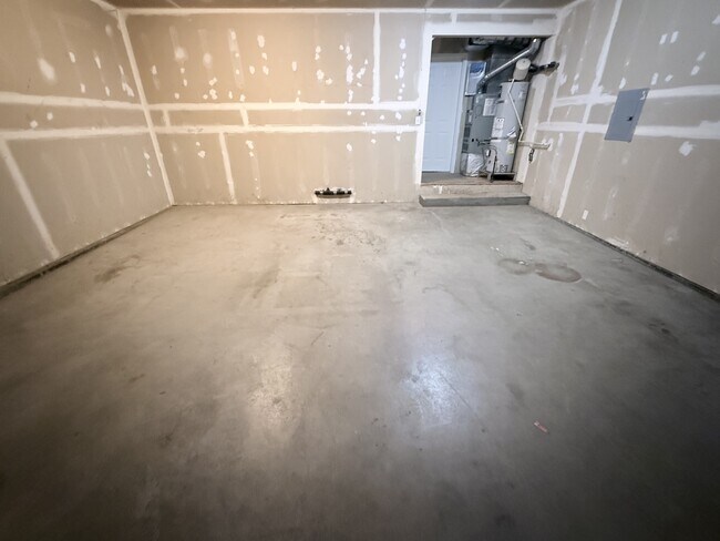 Building Photo - 502 91st Ave SE