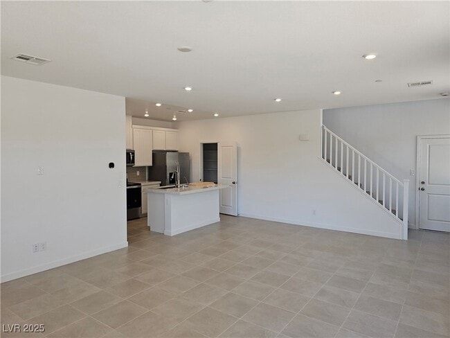 Building Photo - 187 Vanhoy Ave