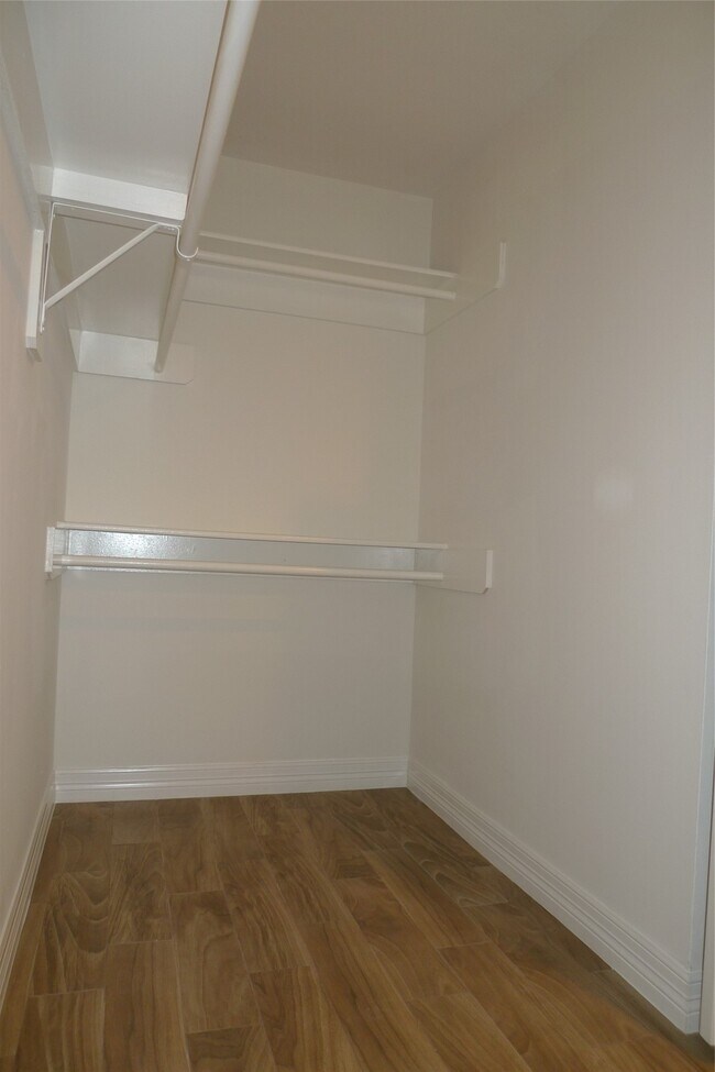 Building Photo - 14223 Whitecross Dr