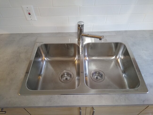 Kitchen Sink - 28 Saint Florian St