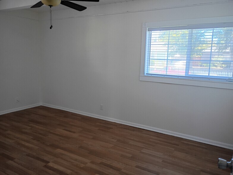 Building Photo - 5605 Layton Dr