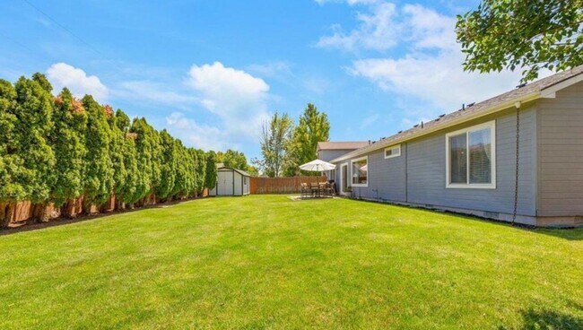 Building Photo - 4 Bedrooms • Single Level • Prime Meridian Location