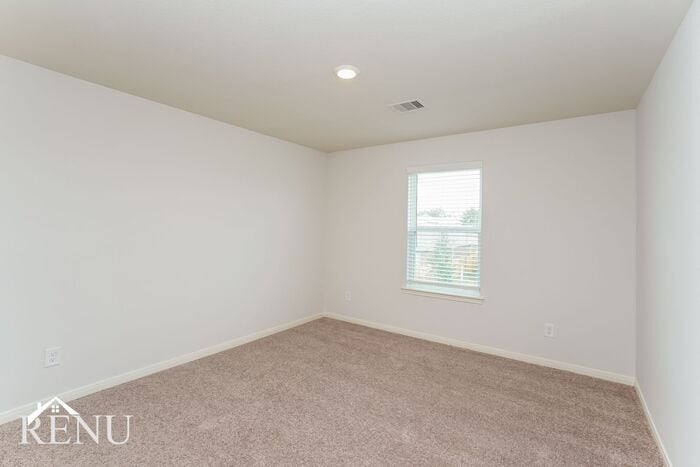 Building Photo - 10457 Sweetwater Creek Dr