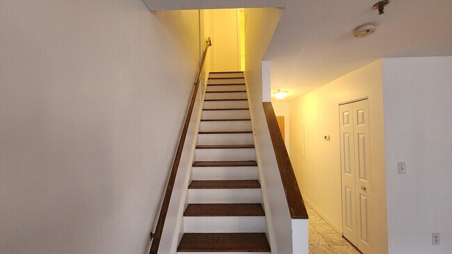 Building Photo - 147 Kelton St