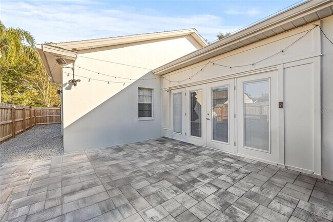 Building Photo - 4102 W Sevilla St