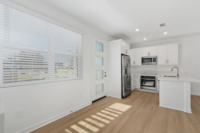 Building Photo - Modern Detached Home in Gated Nuvo Parkside