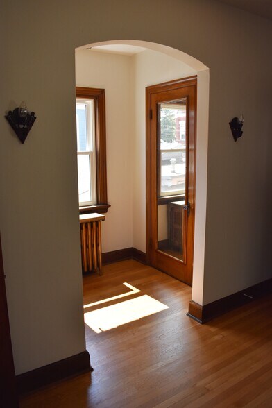 Sitting Area - 625 6th Ave