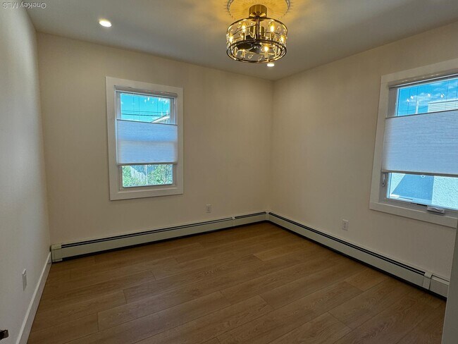 Building Photo - 253 W Market St