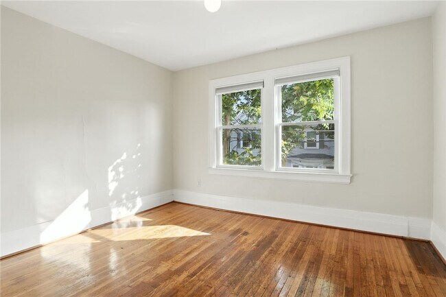 Building Photo - 297 Dartmouth St