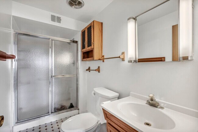 Building Photo - 9230 N Callero Dr