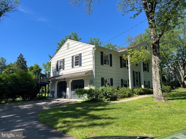 Building Photo - 178 Herrontown Rd