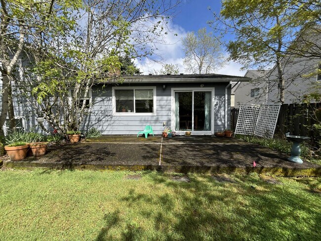 Building Photo - Comfortable Living in Bethany with Two Separate Units, Expansive 0.45-Acre Lot & Versatile Detach...