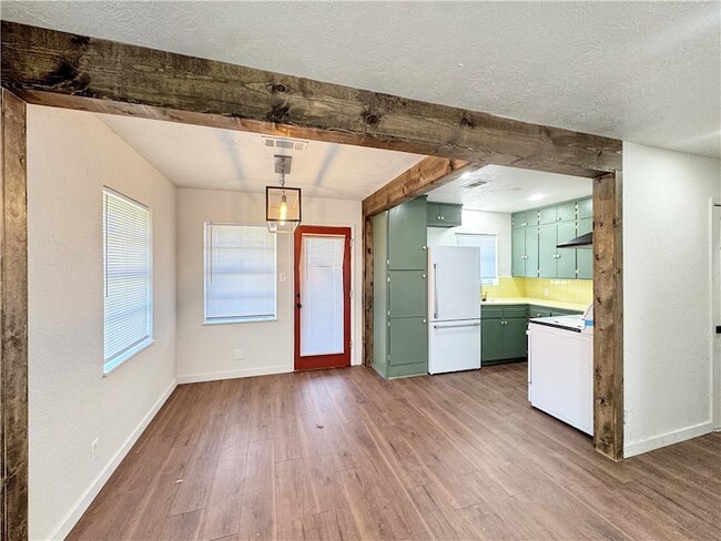 Building Photo - 603 W Evans St