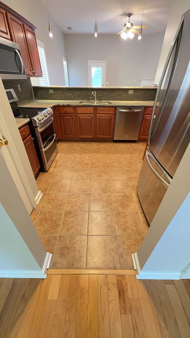 Building Photo - Charming 3-bedroom, 2-bath home located in...