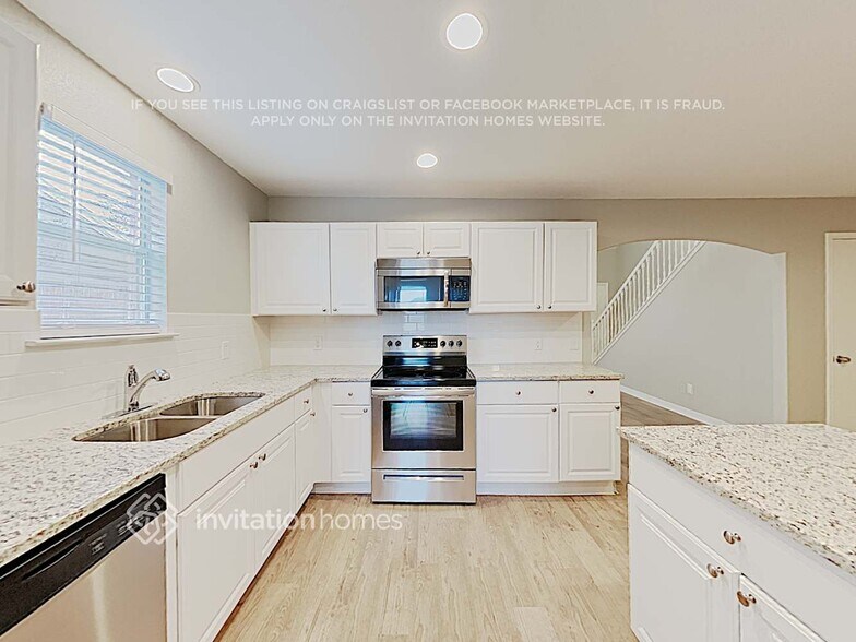 Building Photo - 8820 Chaps Ave