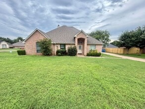 Building Photo - Charming 4-bed/2-bath in Bullard’s Legacy Estates!