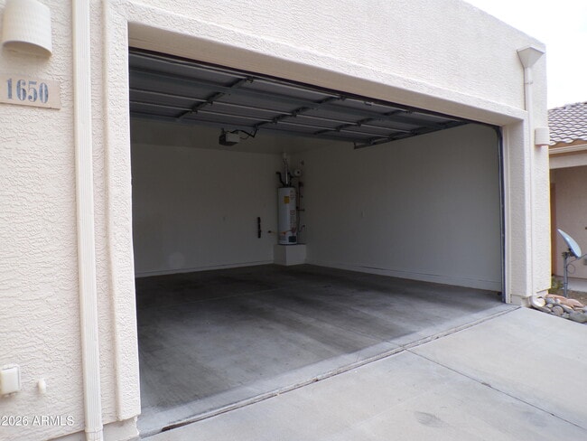 Building Photo - 1650 Manzanita Dr