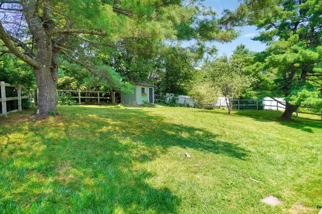 Building Photo - 5 Crawford Dr