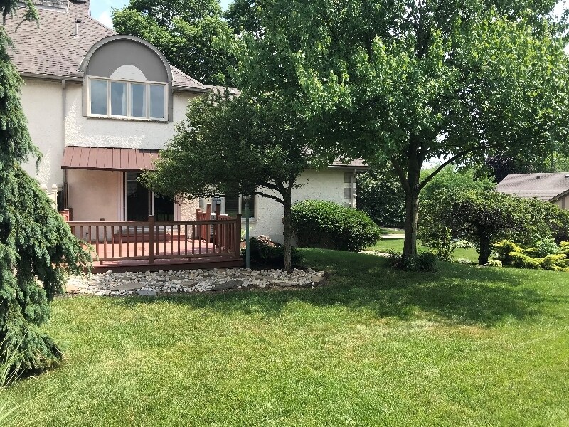 Building Photo - 2055 Old Falls Dr