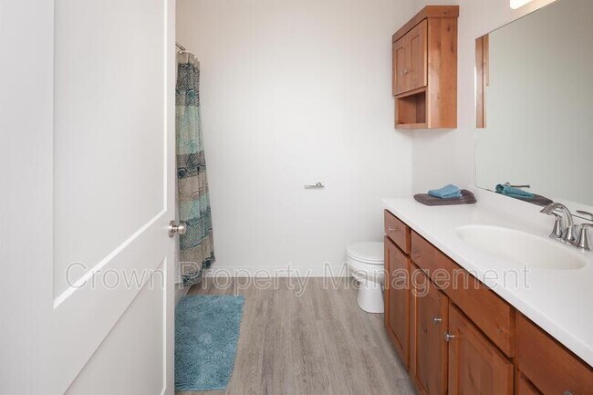 Building Photo - 207 Sawyer Ln