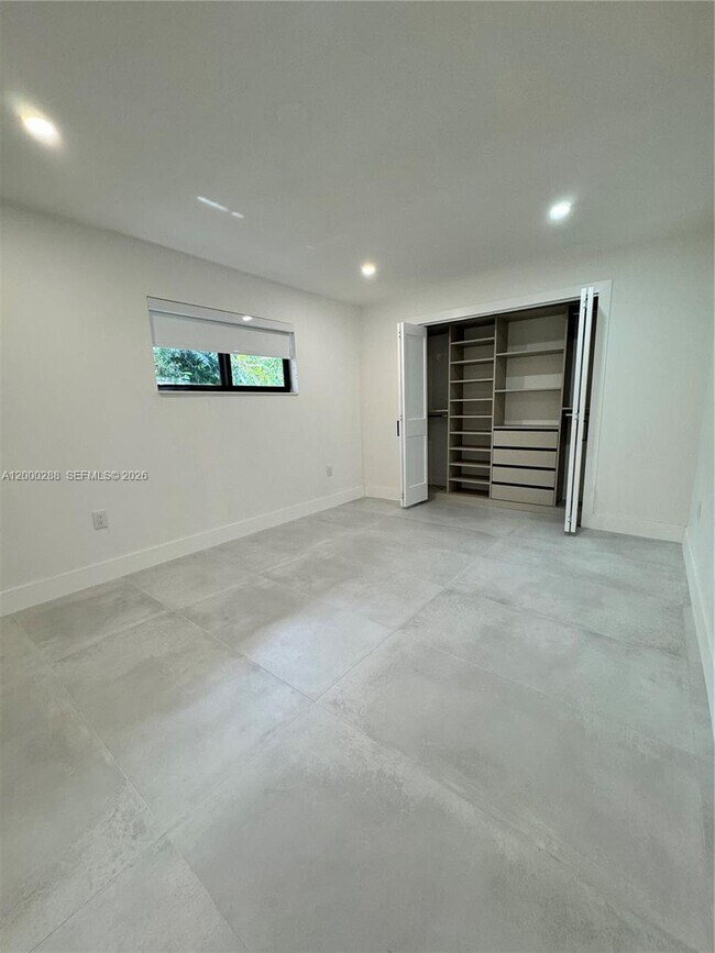 Building Photo - 3335 SW 65th Ave