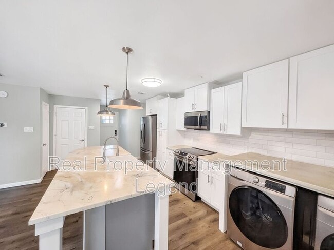 Building Photo - 109 N Heights Dr