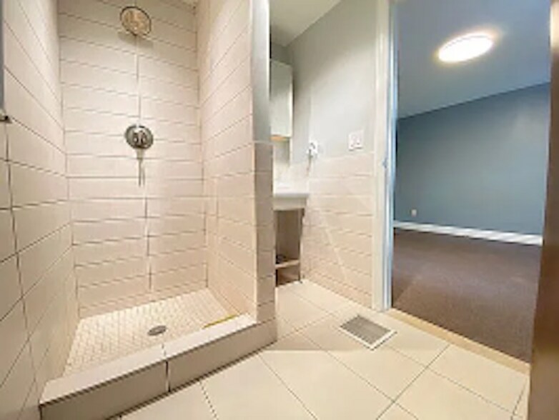 Building Photo - 85 Macon St