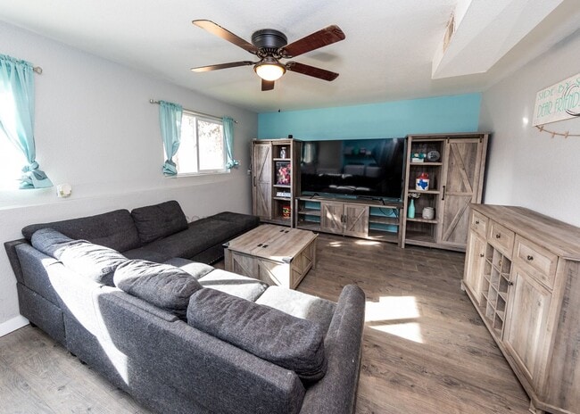 Building Photo - Cozy 3 Bedroom House in Southeast Colorado Springs